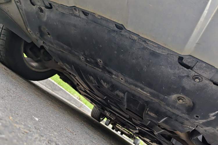 Used Mercedes-Benz M-Class 2014 ML 400 4MATIC Luxury Model Chassis Front Left