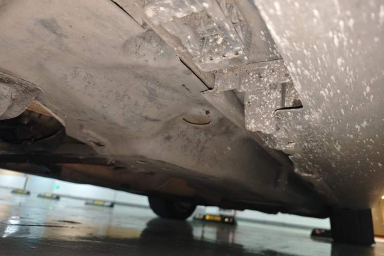 Used Mercedes-Benz M-Class 2014 ML 400 4MATIC Dynamic Model Chassis Front Left