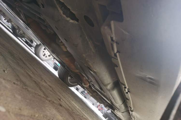 Used Mercedes-Benz M-Class 2014 ML 400 4MATIC Dynamic Model Chassis Front Left