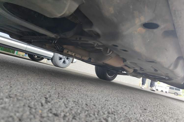 Used Mercedes-Benz M-Class 2014 ML 320 4MATIC Chassis Front Left