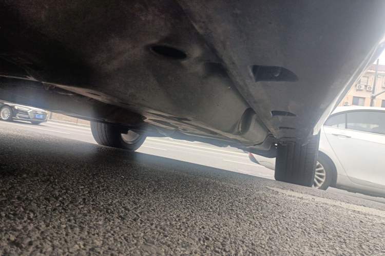 Used Mercedes-Benz M-Class 2014 ML 320 4MATIC Chassis Front Left