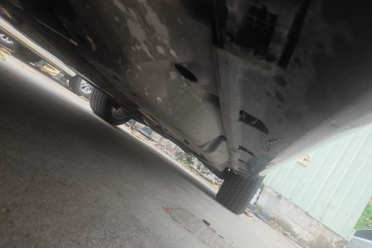 Used Mercedes-Benz M-Class 2014 ML 320 4MATIC Chassis Front Left