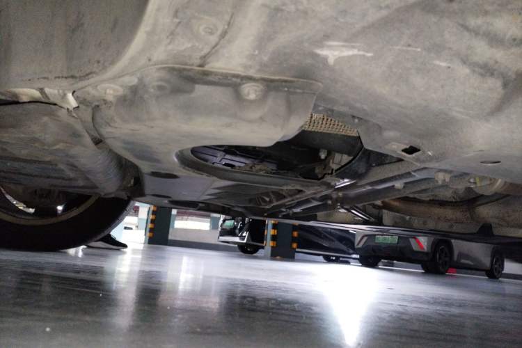 Used Mercedes-Benz M-Class 2014 ML 320 4MATIC Chassis Front Left