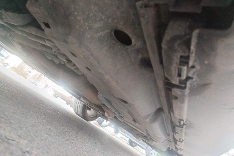 Used Mercedes-Benz M-Class 2014 ML 400 4MATIC Dynamic Model Chassis Front Left