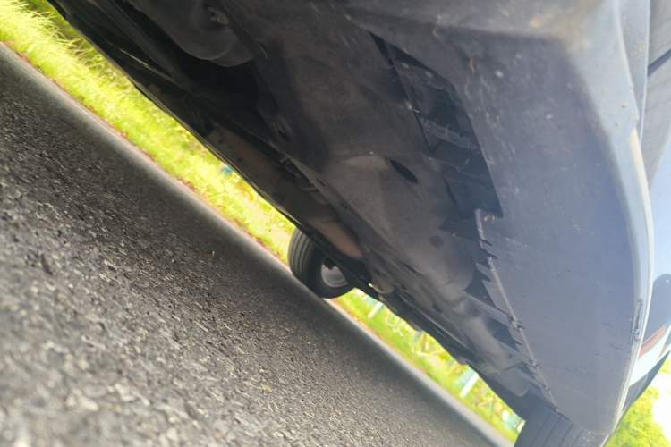 Used Mercedes-Benz M-Class 2014 ML 320 4MATIC Chassis Front Left