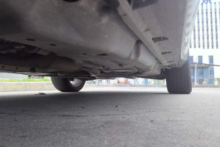 Used Mercedes-Benz M-Class  Chassis Front Left