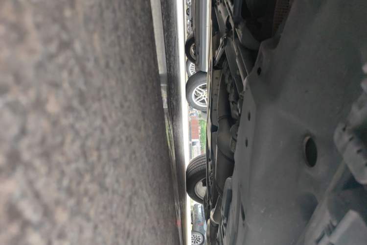 Used Mercedes-Benz M-Class 2014 ML 400 4MATIC Luxury Model Chassis Front Left