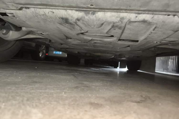 Used Mercedes-Benz M-Class 2014 ML 320 4MATIC Chassis Front