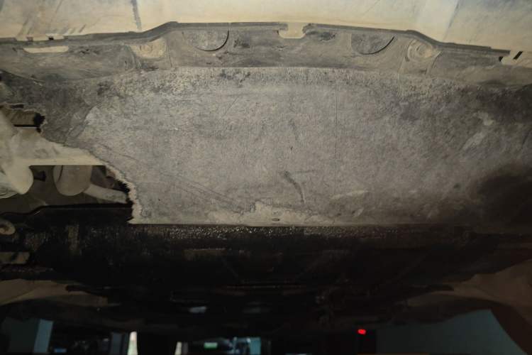 Used Mercedes-Benz M-Class 2014 ML 320 4MATIC Chassis Front