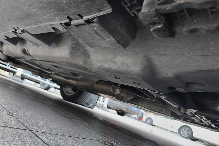 Used Mercedes-Benz M-Class 2014 ML 320 4MATIC Chassis Front Right