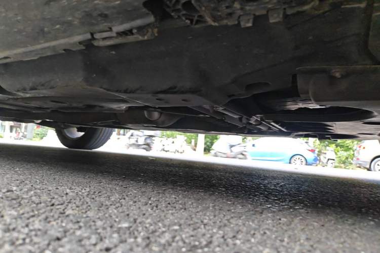 Used Mercedes-Benz M-Class 2014 ML 400 4MATIC Luxury Model Chassis Front Right