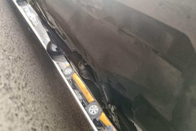 Used Mercedes-Benz M-Class 2014 ML 400 4MATIC Dynamic Model Chassis Front Right