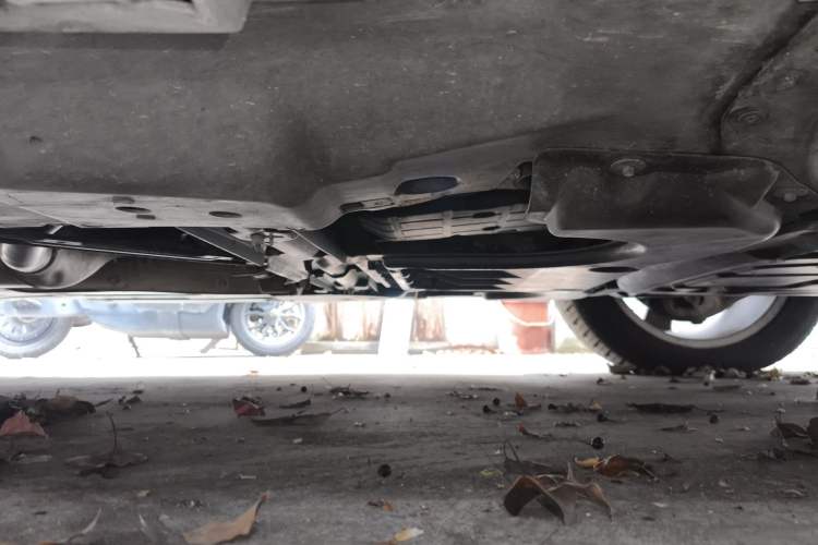 Used Mercedes-Benz M-Class 2014 ML 320 4MATIC Chassis Front Right