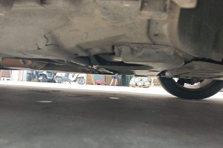 Used Mercedes-Benz M-Class 2014 ML 320 4MATIC Chassis Front Right