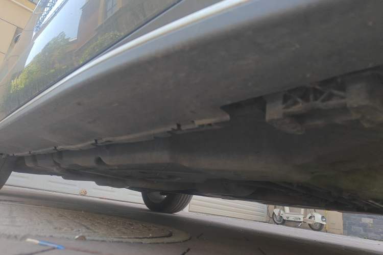 Used Mercedes-Benz M-Class 2014 ML 400 4MATIC Luxury Model Chassis Front Right