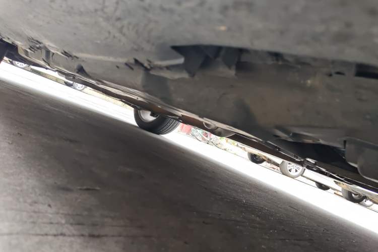 Used Mercedes-Benz M-Class 2014 ML 320 4MATIC Chassis Front Right