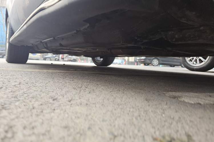 Used Mercedes-Benz M-Class 2014 ML 400 4MATIC Dynamic Model Chassis Front Right