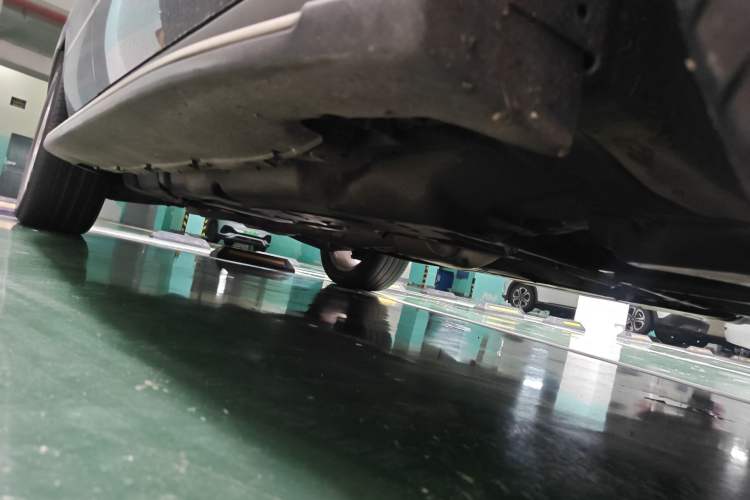 Used Mercedes-Benz M-Class 2014 ML 320 4MATIC Chassis Front Right