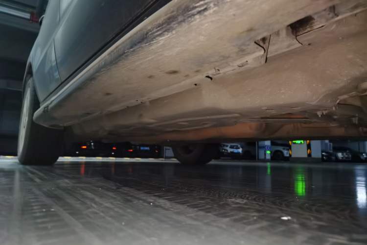 Used Mercedes-Benz M-Class 2014 ML 320 4MATIC Chassis Front Right