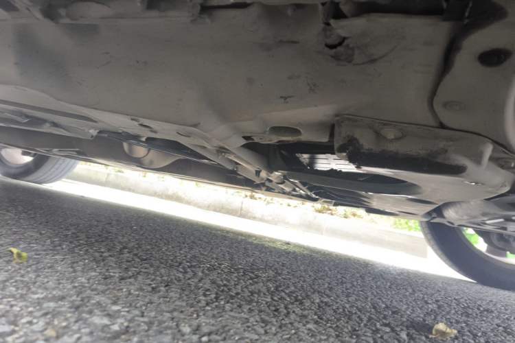 Used Mercedes-Benz M-Class 2014 ML 400 4MATIC Dynamic Model Chassis Front Right
