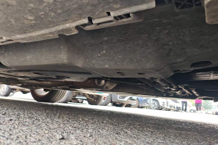 Used Mercedes-Benz M-Class 2014 ML 400 4MATIC Luxury Model Chassis Front Right