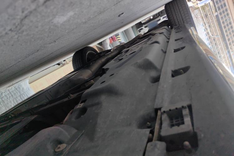 Used Mercedes-Benz M-Class 2014 ML 320 4MATIC Chassis Front Right