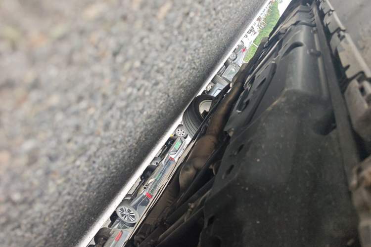Used Mercedes-Benz M-Class 2014 ML 400 4MATIC Luxury Model Chassis Front Right