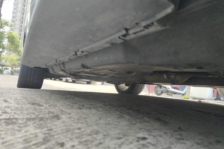 Used Mercedes-Benz M-Class 2014 ML 320 4MATIC Chassis Front Right
