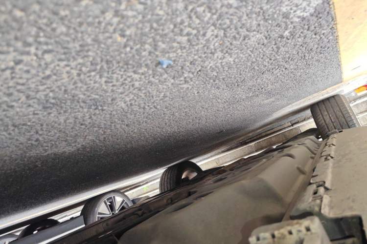 Used Mercedes-Benz M-Class  Chassis Front Right