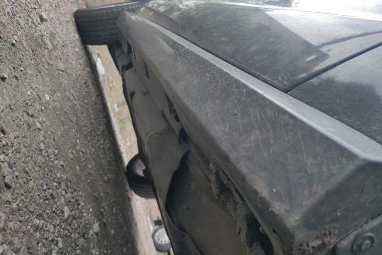 Used Mercedes-Benz M-Class 2014 ML 320 4MATIC Chassis Front Right