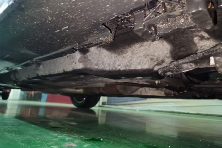 Used Mercedes-Benz M-Class 2014 ML 400 4MATIC Luxury Model Chassis Front Right