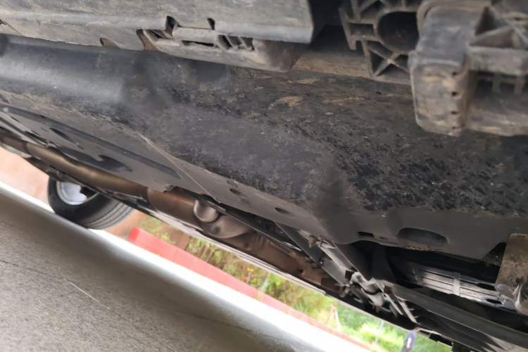 Used Mercedes-Benz M-Class 2014 ML 400 4MATIC Luxury Model Chassis Front Right