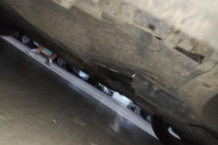 Used Mercedes-Benz M-Class 2014 ML 400 4MATIC Dynamic Model Chassis Front Right