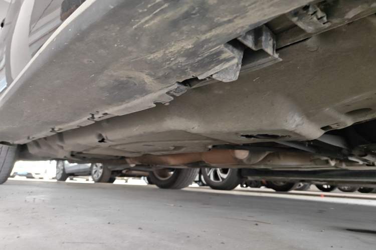 Used Mercedes-Benz M-Class 2014 ML 400 4MATIC Dynamic Model Chassis Front Right