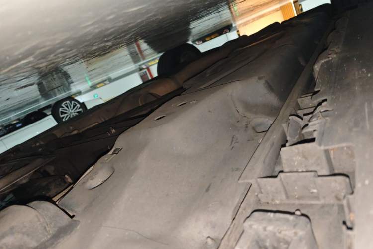 Used Mercedes-Benz M-Class 2014 ML 400 4MATIC Dynamic Model Chassis Front Right