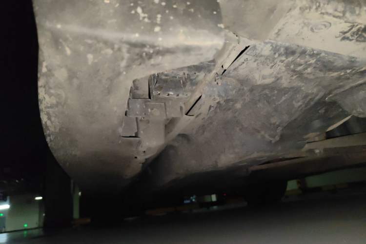 Used Mercedes-Benz M-Class 2014 ML 400 4MATIC Dynamic Model Chassis Front Right