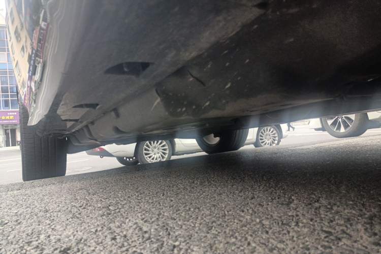 Used Mercedes-Benz M-Class 2014 ML 320 4MATIC Chassis Front Right