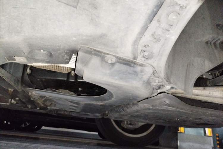 Used Mercedes-Benz M-Class 2014 ML 320 4MATIC Chassis Front Right