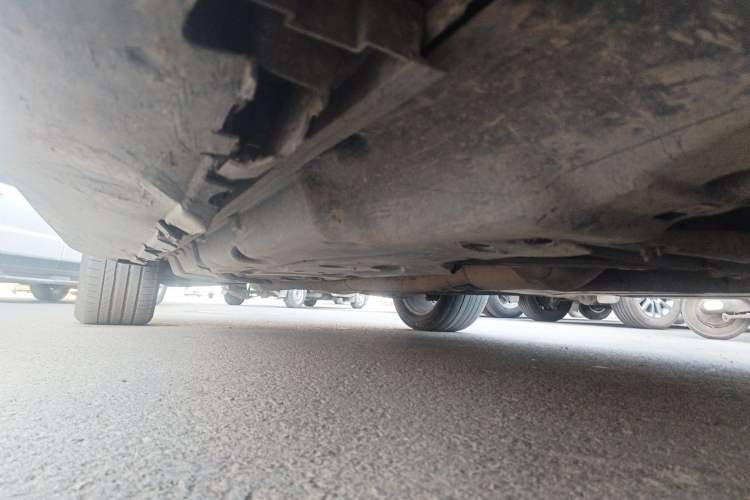 Used Mercedes-Benz M-Class 2014 ML 400 4MATIC Dynamic Model Chassis Front Right