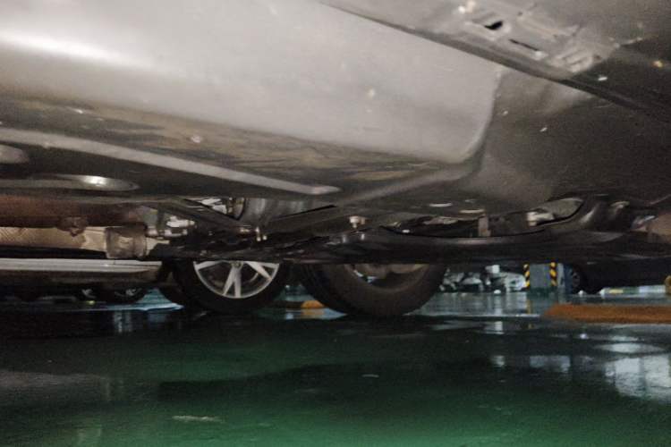 Used Mercedes-Benz M-Class 2014 ML 320 4MATIC Chassis Front Right