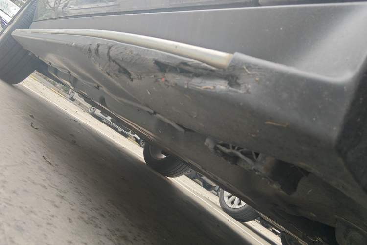 Used Mercedes-Benz M-Class 2014 ML 400 4MATIC Luxury Model Chassis Front Right
