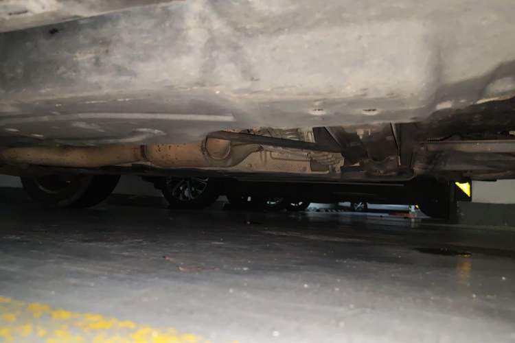 Used Mercedes-Benz M-Class 2014 ML 400 4MATIC Luxury Model Chassis Front Right