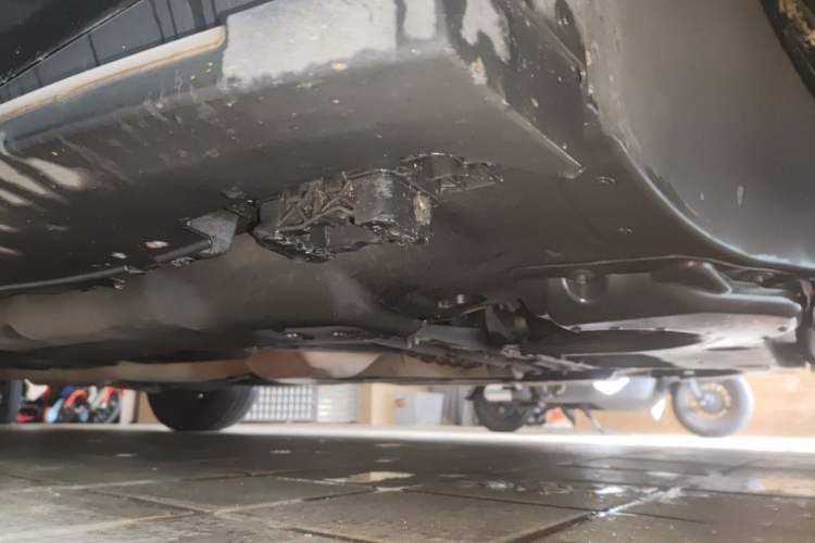 Used Mercedes-Benz M-Class 2014 ML 400 4MATIC Luxury Model Chassis Front Right