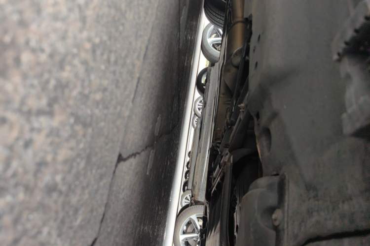 Used Mercedes-Benz M-Class 2014 ML 400 4MATIC Luxury Model Chassis Front Right