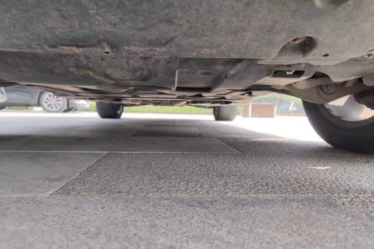 Used Mercedes-Benz M-Class 2014 ML 400 4MATIC Dynamic Model Chassis Front