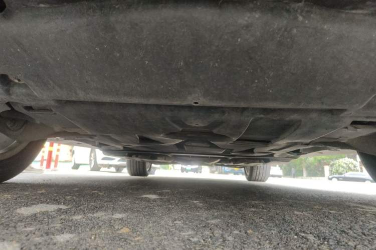 Used Mercedes-Benz M-Class 2014 ML 400 4MATIC Dynamic Model Chassis Front