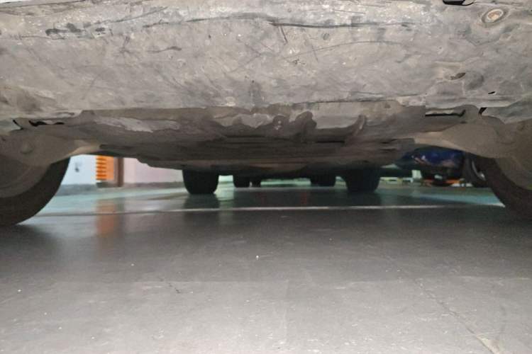 Used Mercedes-Benz M-Class 2014 ML 400 4MATIC Dynamic Model Chassis Front