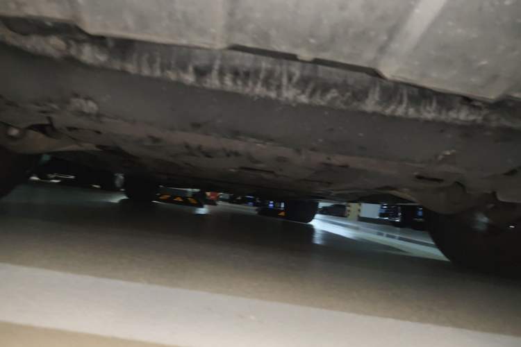 Used Mercedes-Benz M-Class 2014 ML 400 4MATIC Dynamic Model Chassis Front