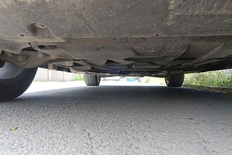 Used Mercedes-Benz M-Class 2014 ML 400 4MATIC Dynamic Model Chassis Front