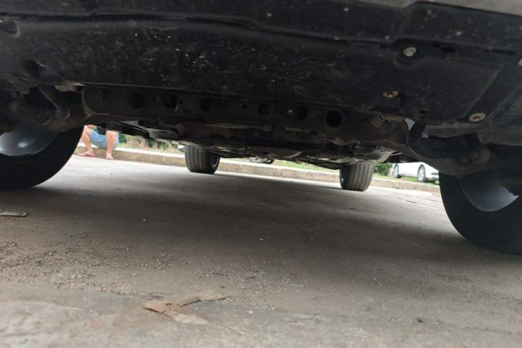 Used Mercedes-Benz M-Class 2014 ML 400 4MATIC Dynamic Model Chassis Front